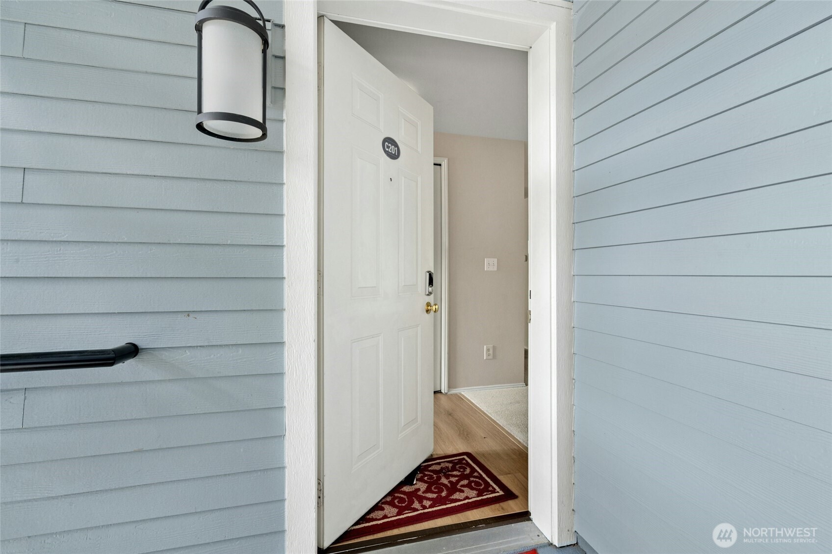 250 NW Dogwood Street #C201, Issaquah, WA 98027