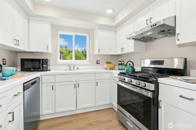 250 NW Dogwood Street #C201, Issaquah, WA 98027 - Photo 10