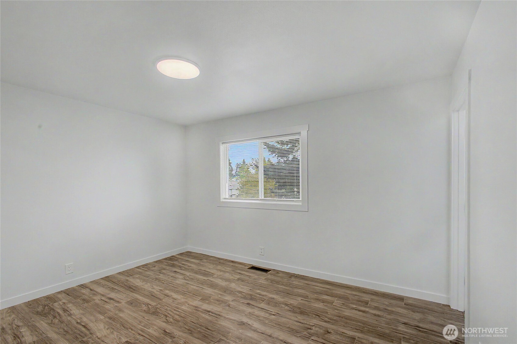 24717 S 35th Avenue , Kent, WA 98032