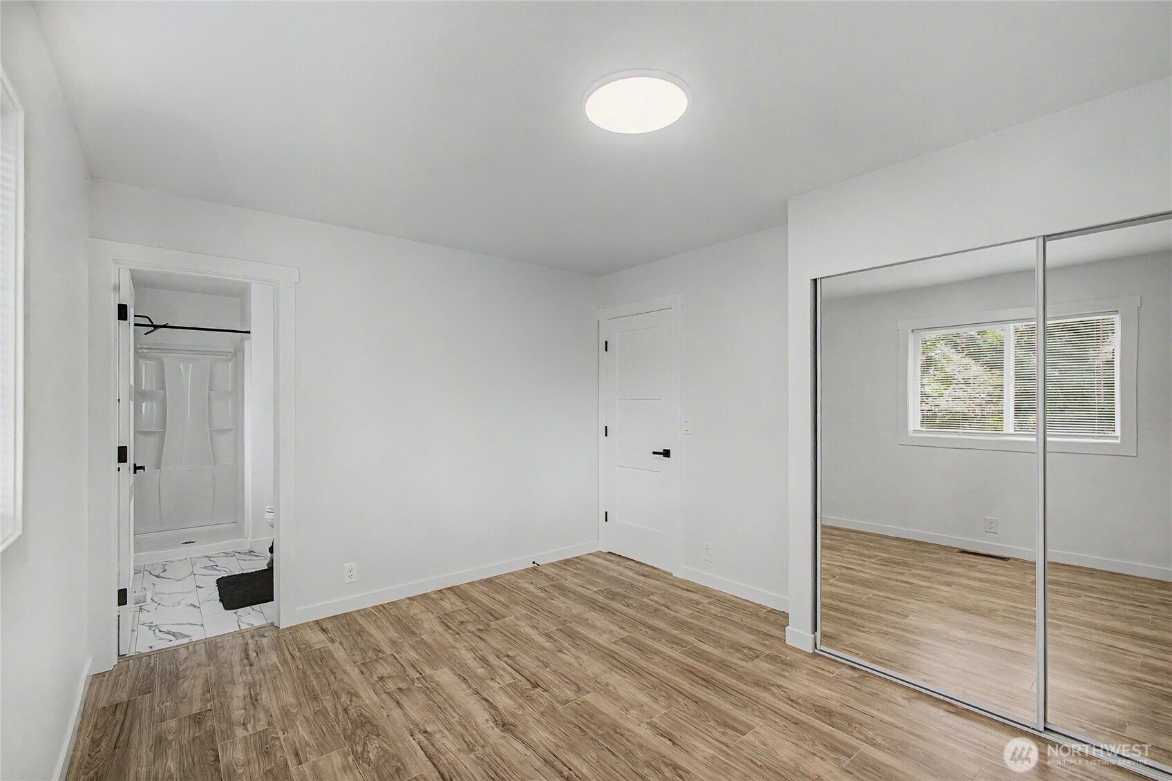 24717 S 35th Avenue , Kent, WA 98032