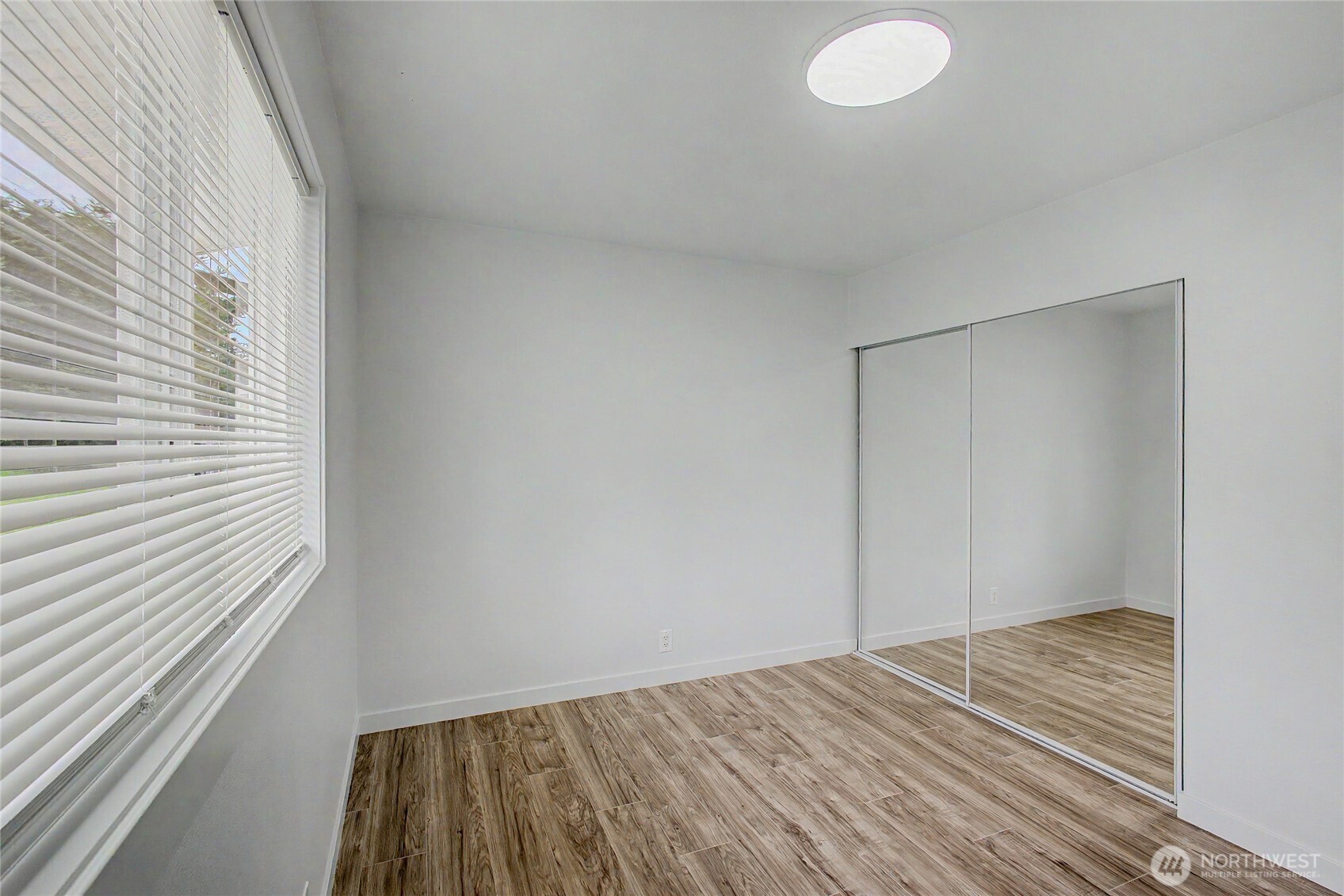 24717 S 35th Avenue , Kent, WA 98032