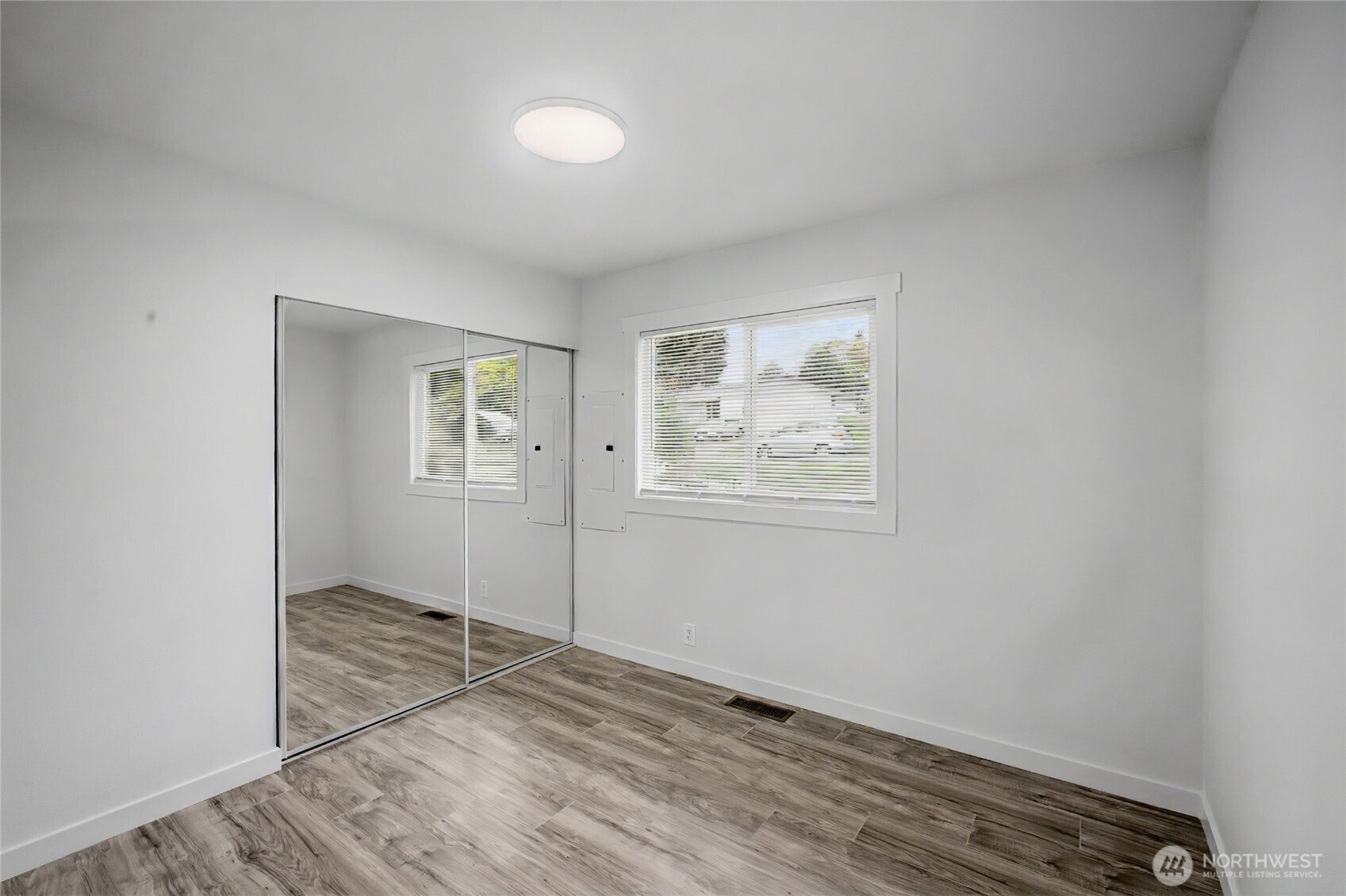 24717 S 35th Avenue , Kent, WA 98032
