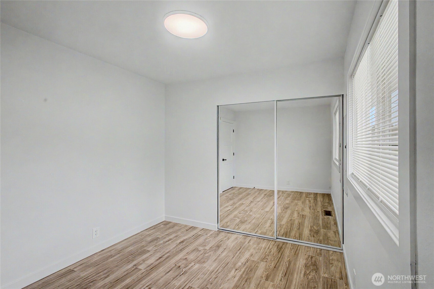 24717 S 35th Avenue , Kent, WA 98032
