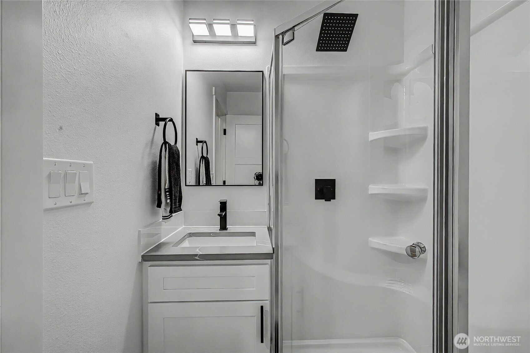 24717 S 35th Avenue , Kent, WA 98032