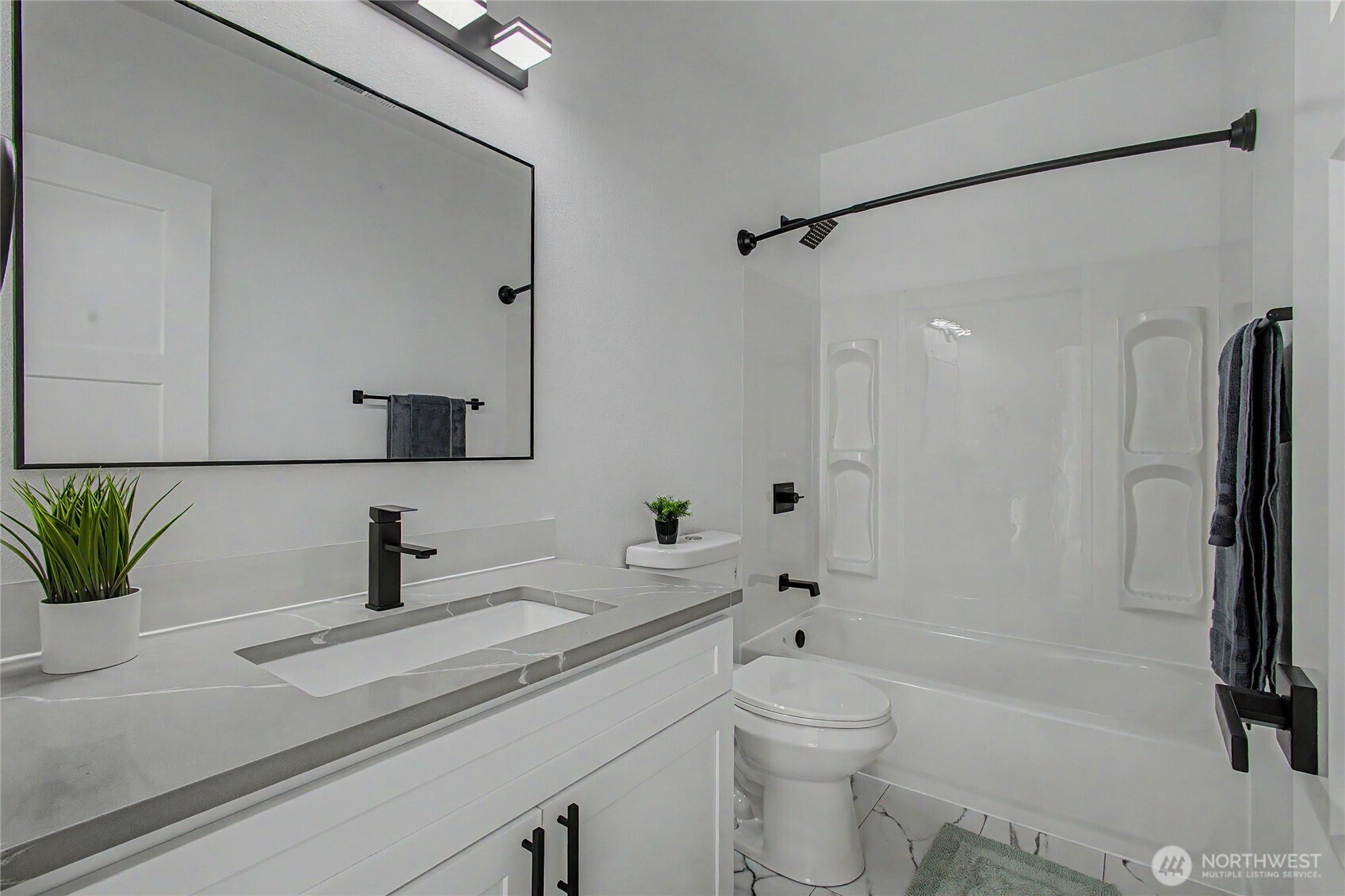 24717 S 35th Avenue , Kent, WA 98032