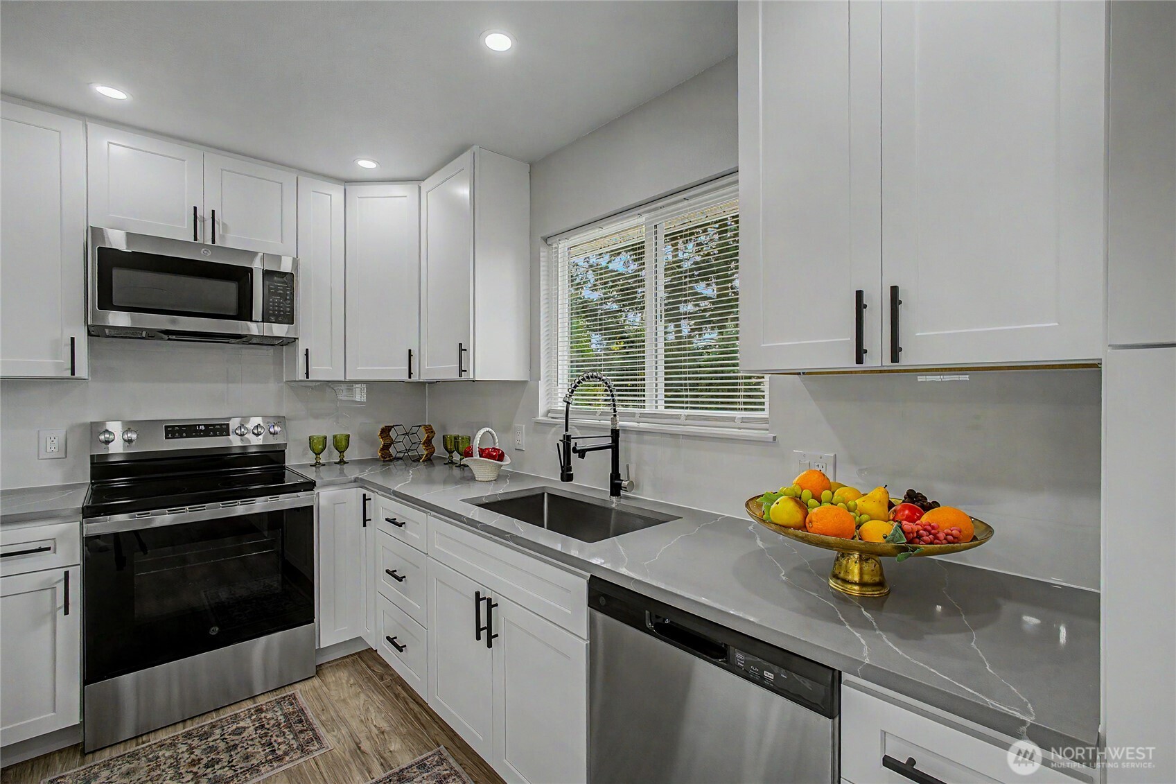 24717 S 35th Avenue , Kent, WA 98032