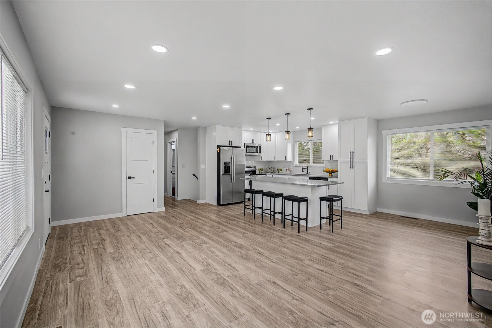 24717 S 35th Avenue , Kent, WA 98032