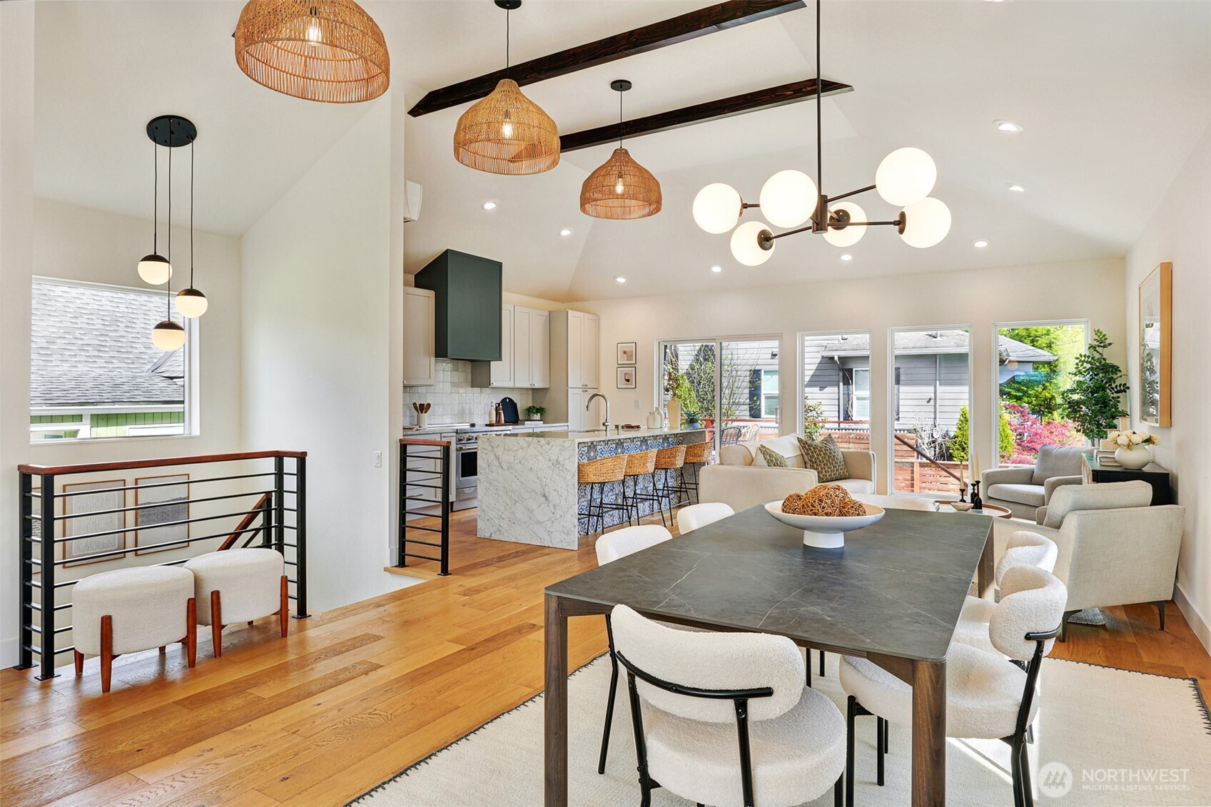 800 32nd Avenue , Seattle, WA 98122