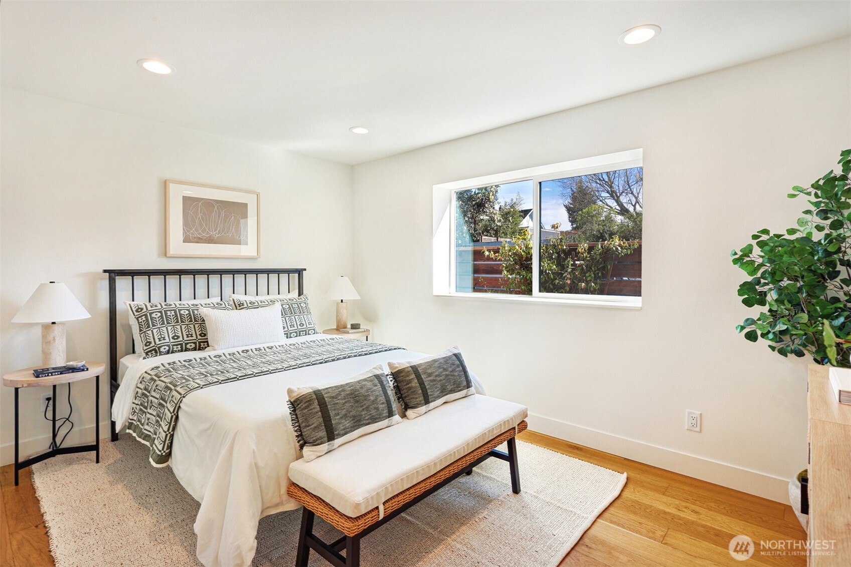 800 32nd Avenue , Seattle, WA 98122