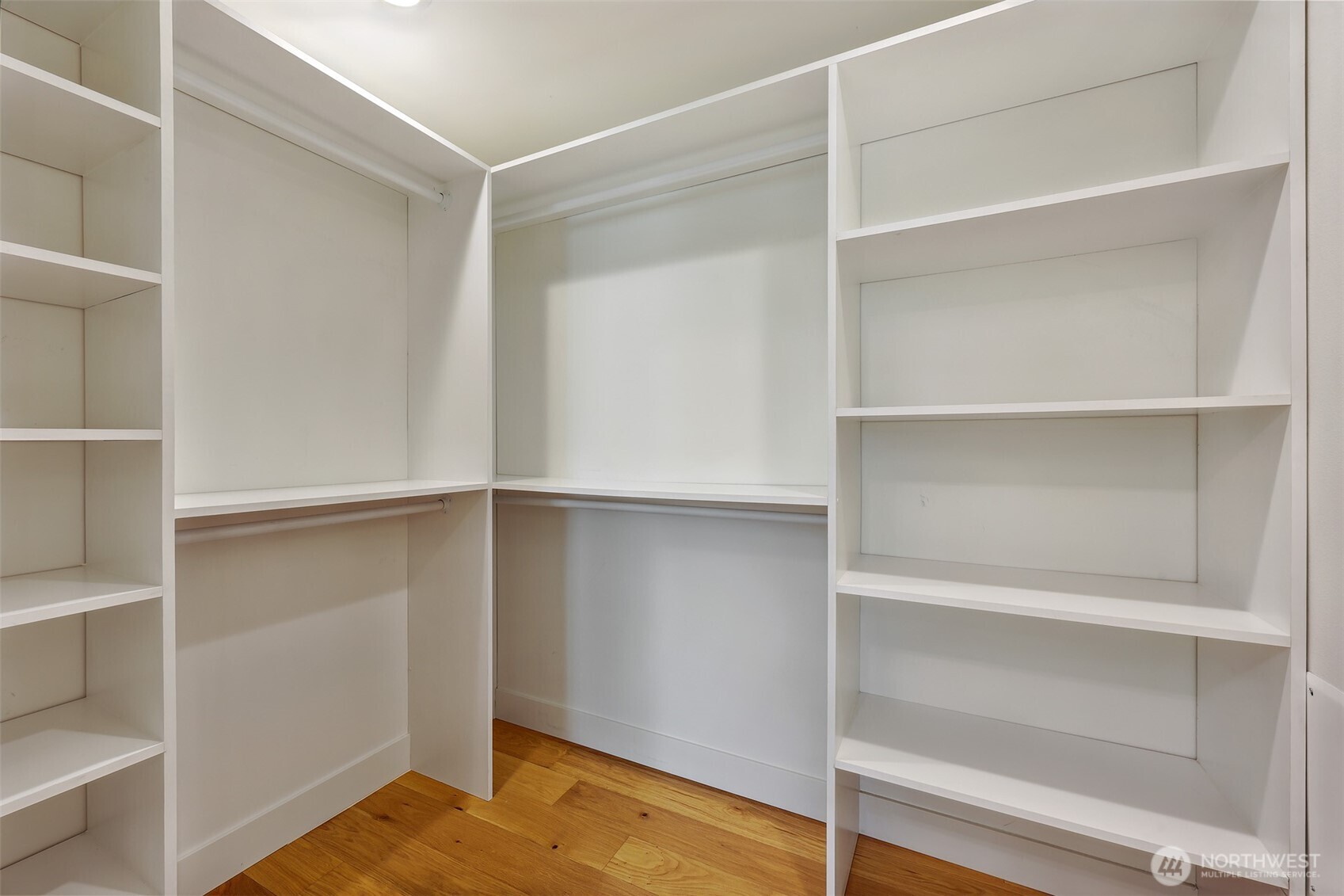 800 32nd Avenue , Seattle, WA 98122