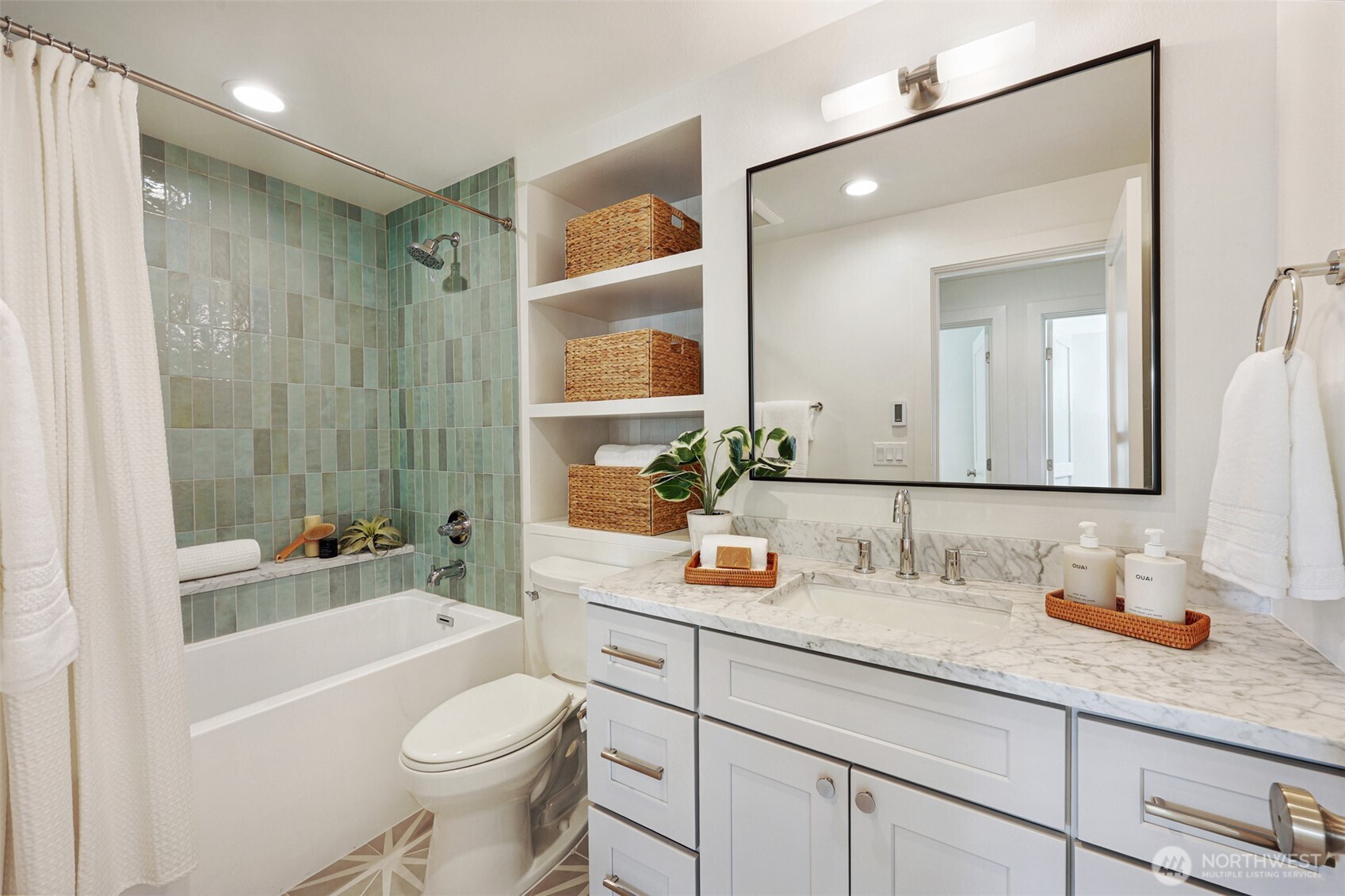 800 32nd Avenue , Seattle, WA 98122