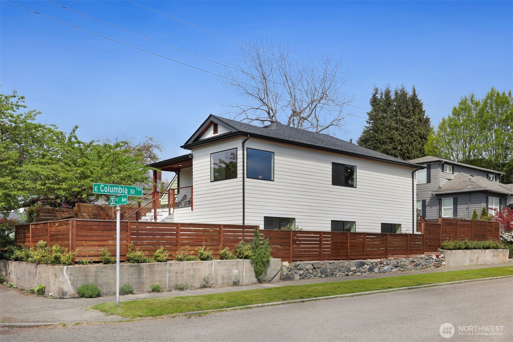 800 32nd Avenue , Seattle, WA 98122