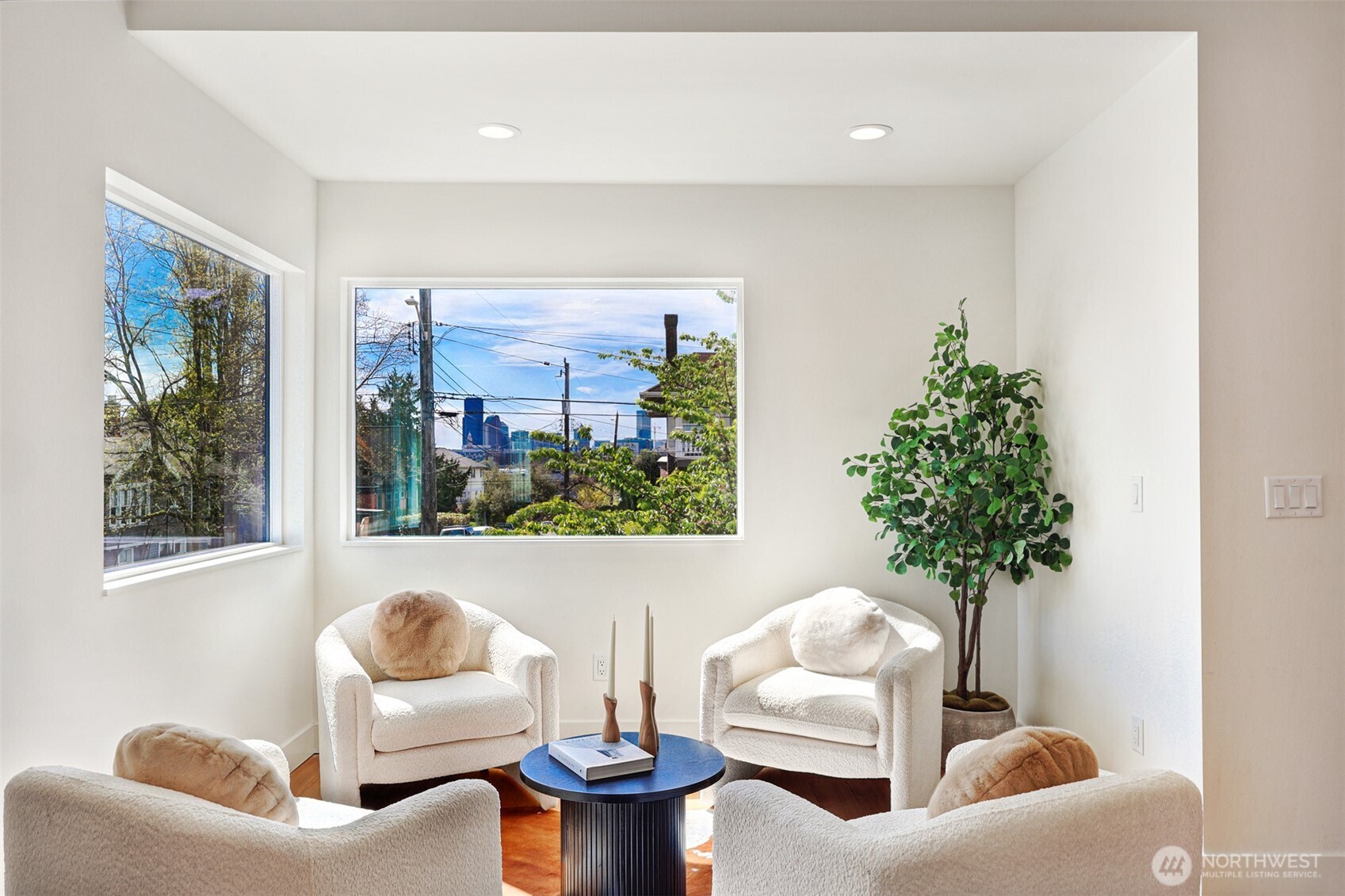 800 32nd Avenue , Seattle, WA 98122