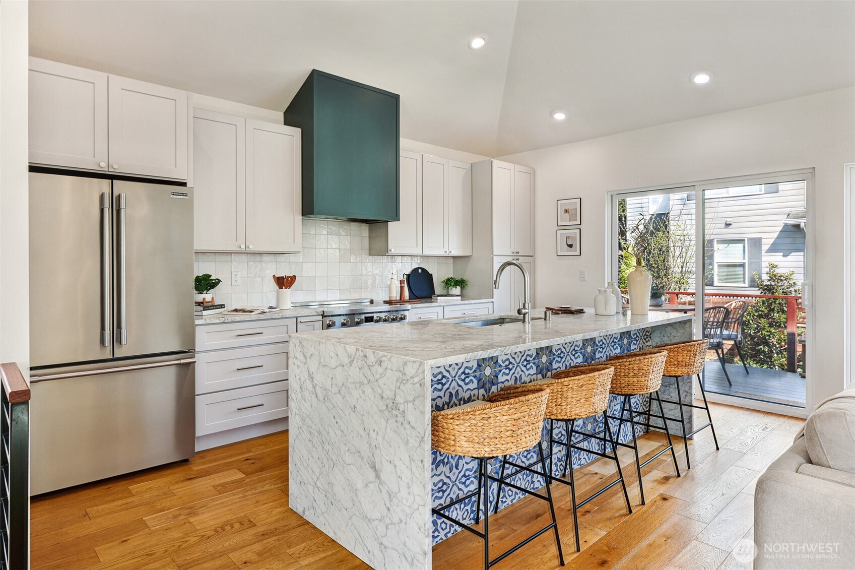 800 32nd Avenue , Seattle, WA 98122