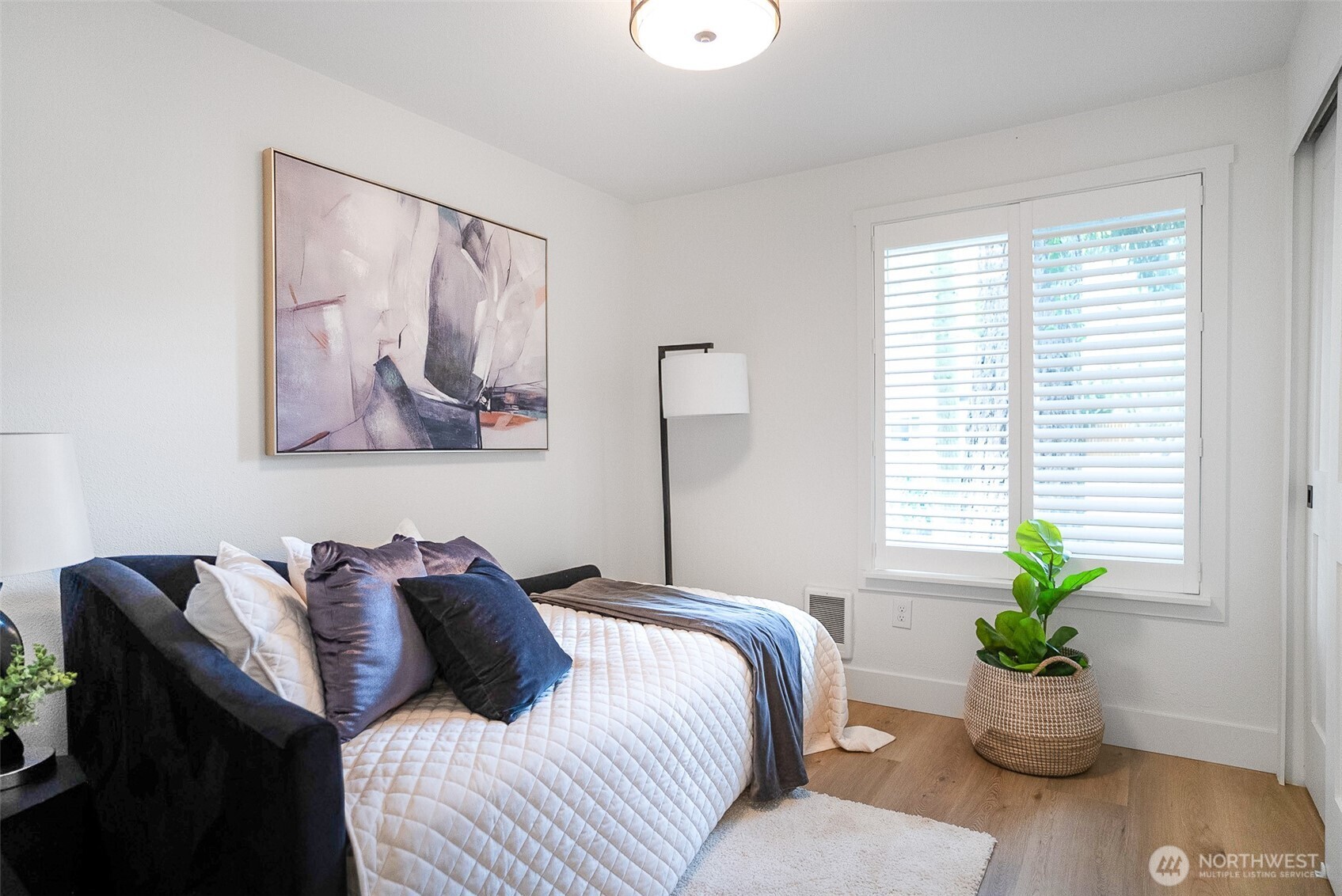 14048 108th Avenue NE, Kirkland, WA 98034
