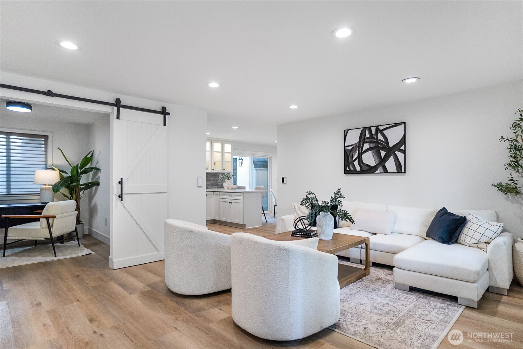 14048 108th Avenue NE, Kirkland, WA 98034