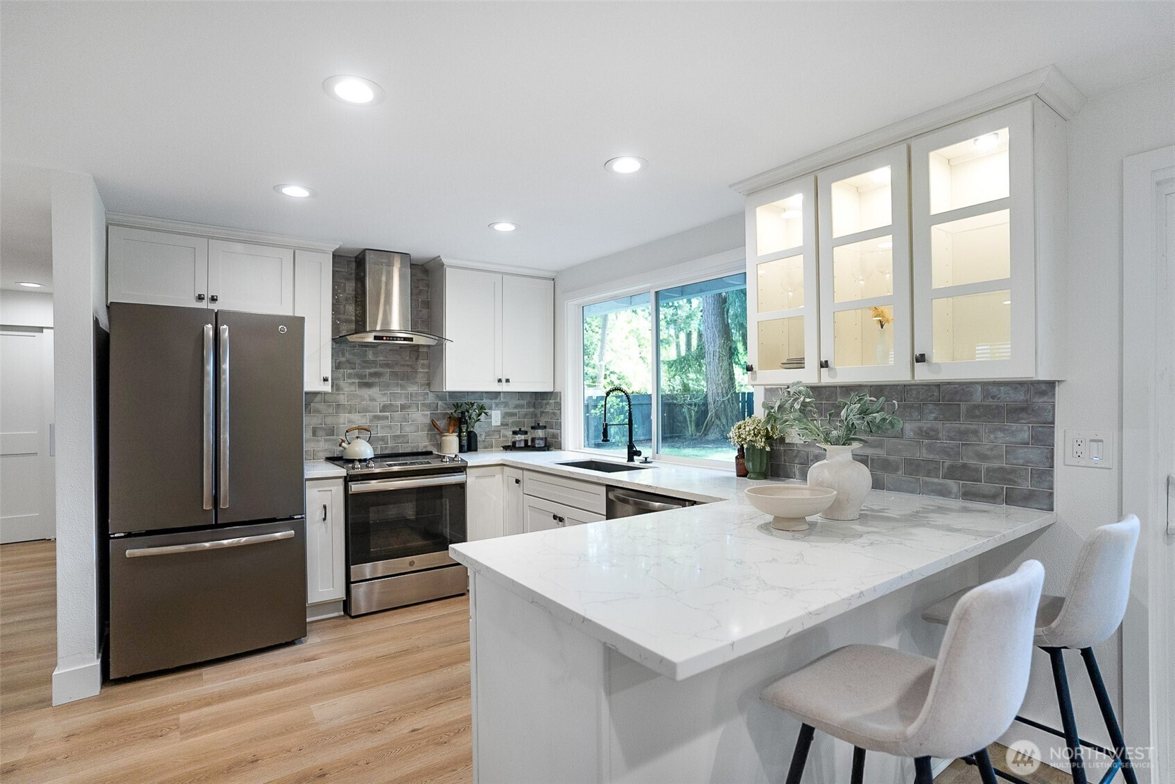 14048 108th Avenue NE, Kirkland, WA 98034