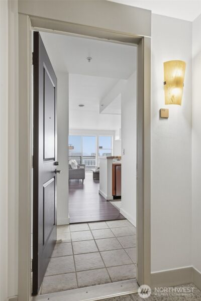 2607 Western Avenue #552, Seattle, WA 98121 - Photo 2