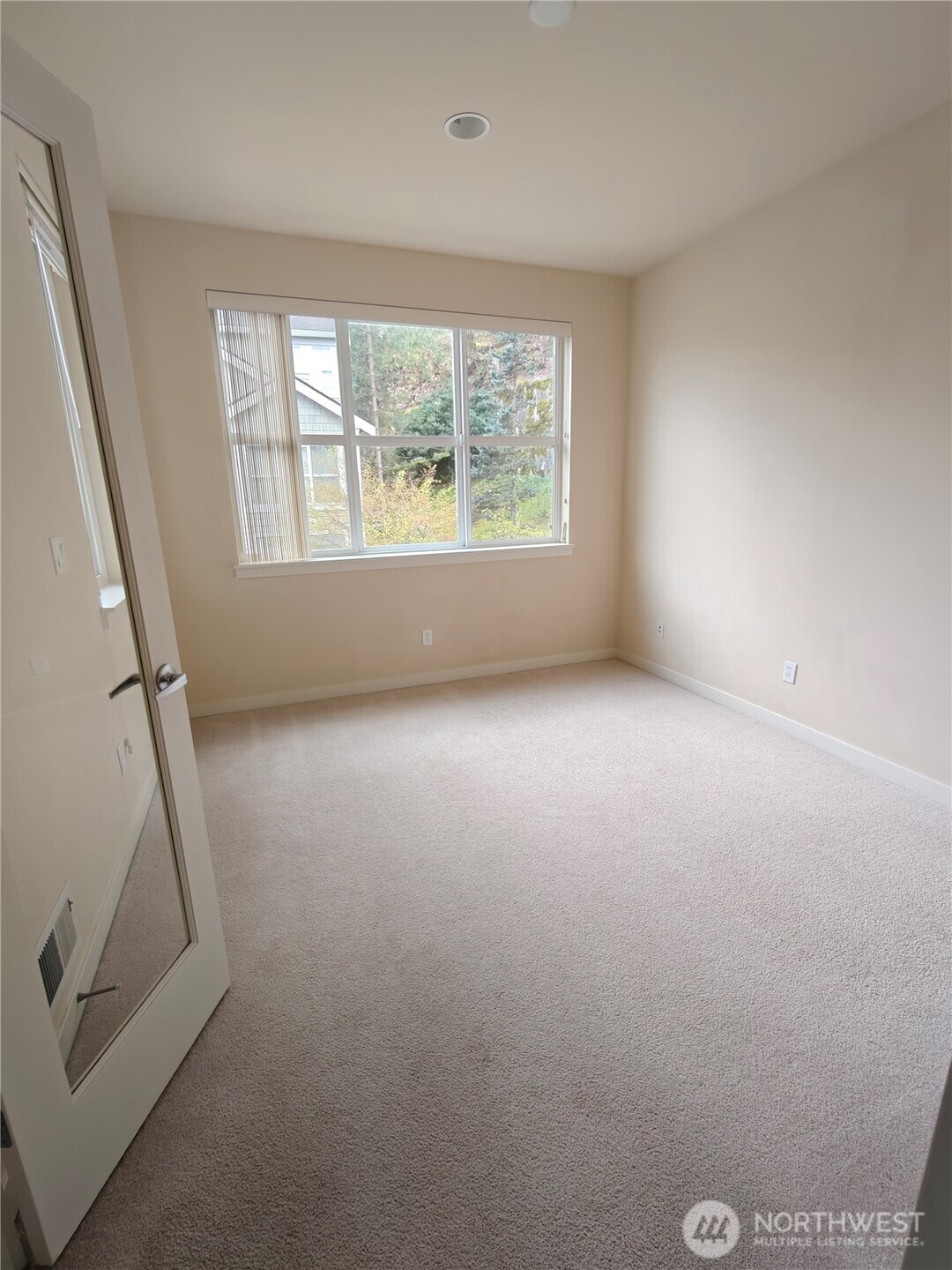 564 MOUNTAIN VIEW Lane NW, Issaquah, WA 98027