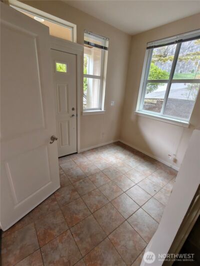 564 MOUNTAIN VIEW Lane NW, Issaquah, WA 98027 - Photo 4