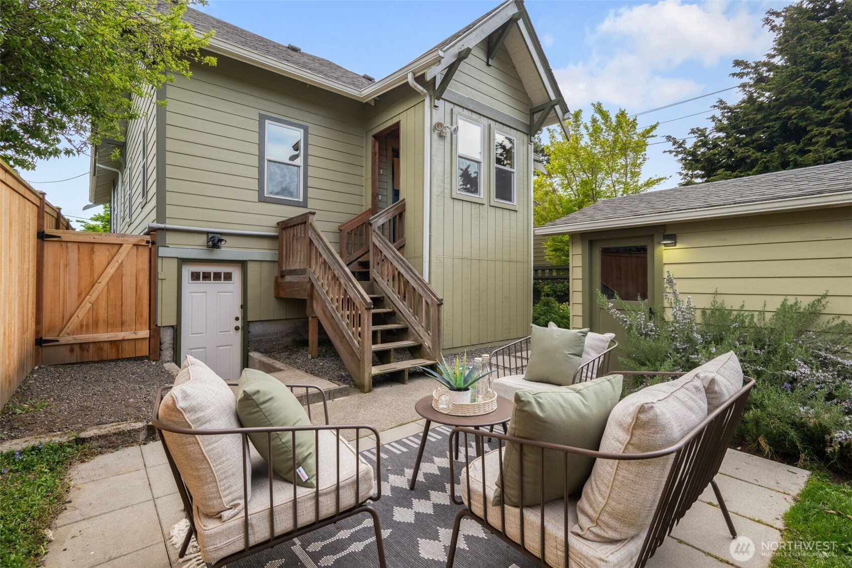 366 NW 47th Street , Seattle, WA 98107