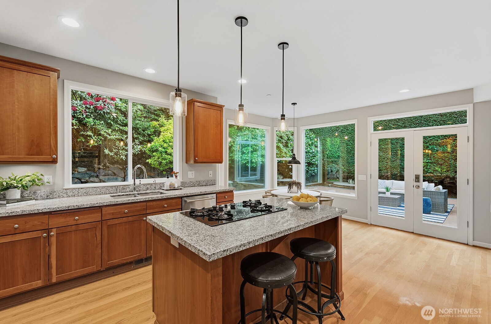 6323 NE 130th Place , Kirkland, WA 98034
