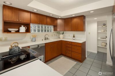 10624 Rainier Avenue S, Seattle, WA 98178 - Photo 12