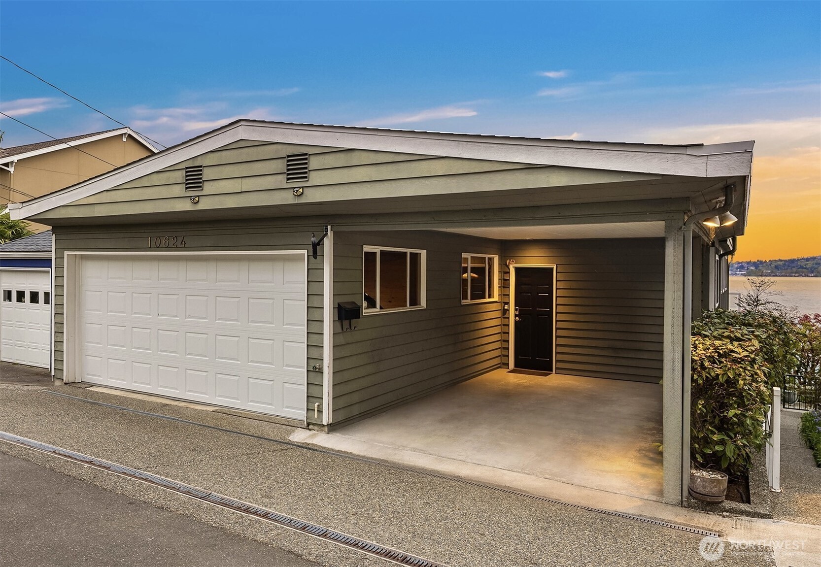 10624 Rainier Avenue S, Seattle, WA 98178