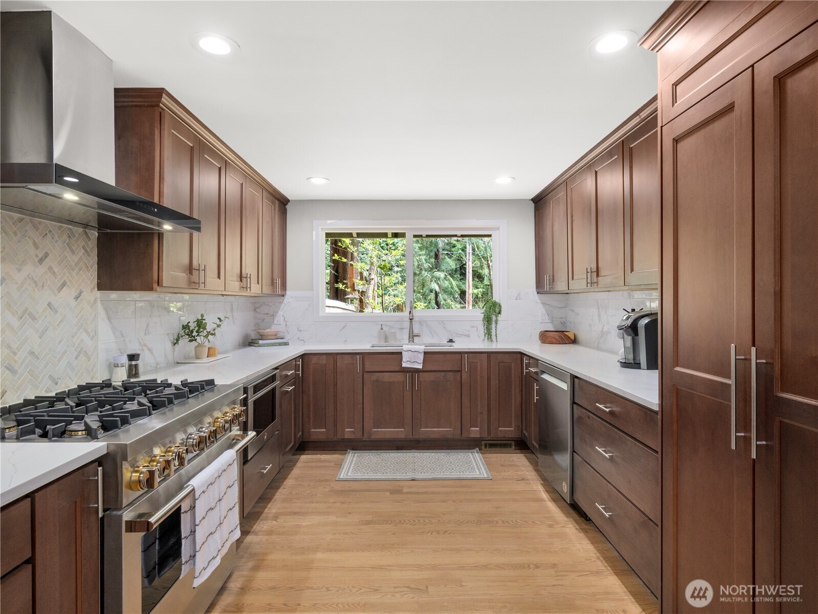 15245 260th Avenue SE, Issaquah, WA 98027