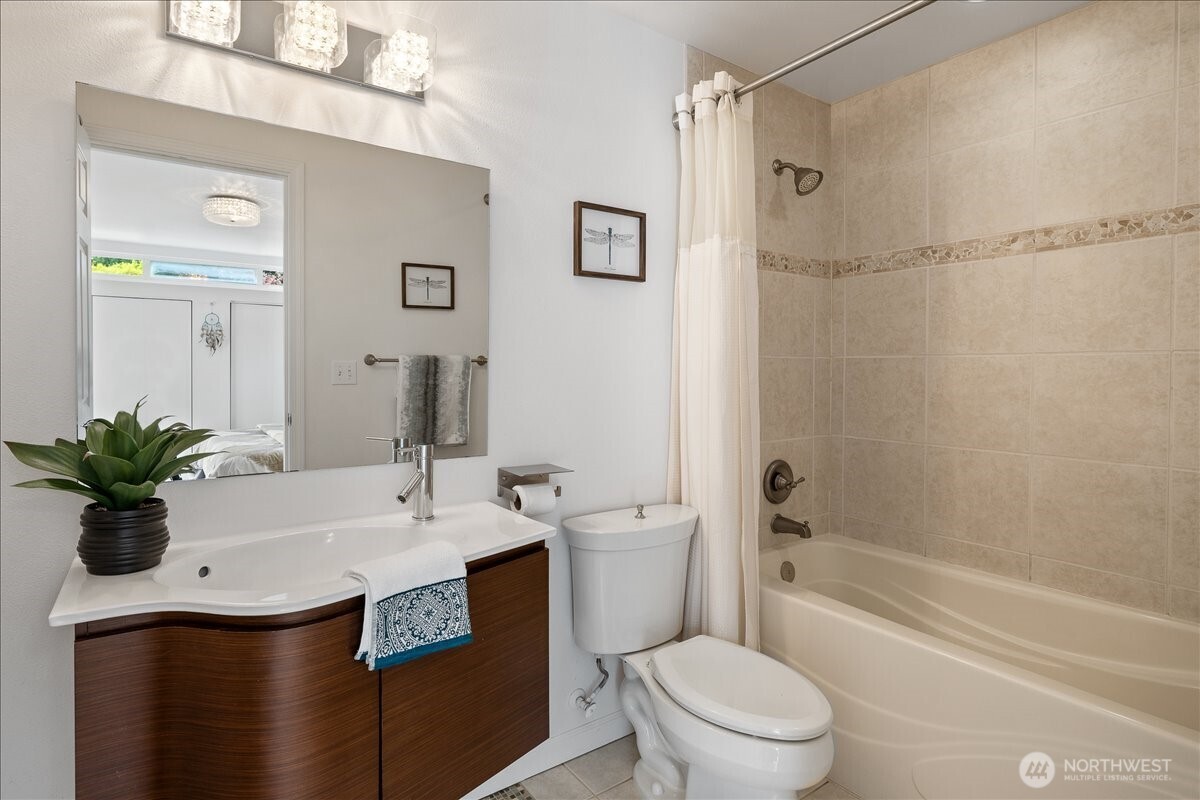 14115 75th Avenue NE, Kirkland, WA 98034