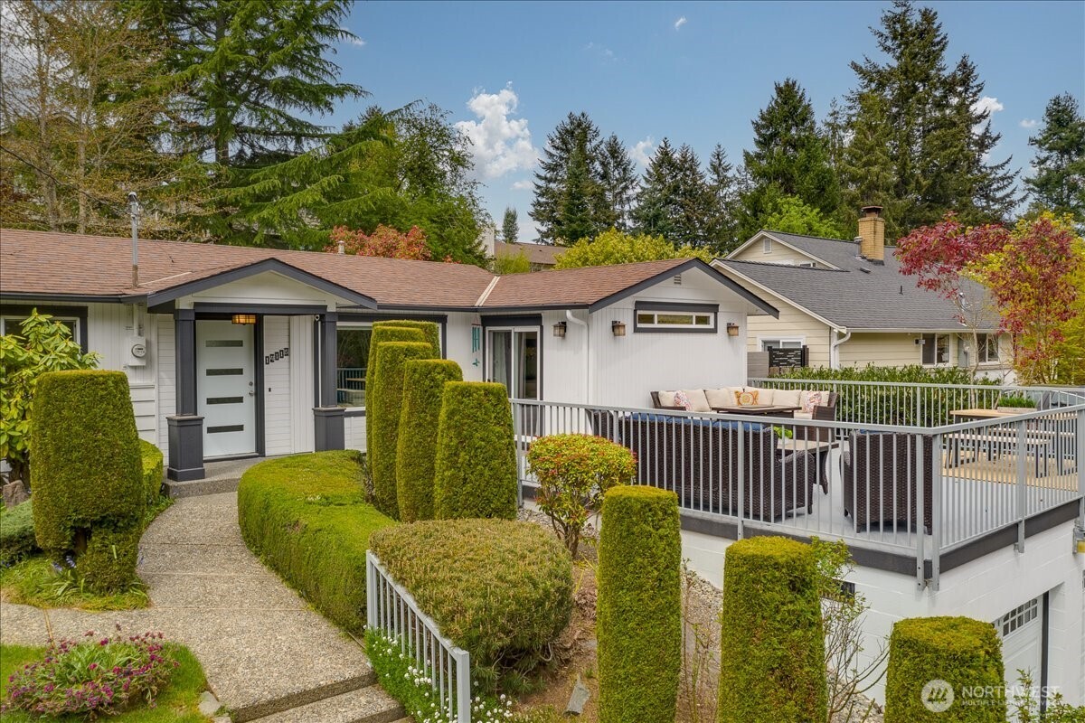 14115 75th Avenue NE, Kirkland, WA 98034