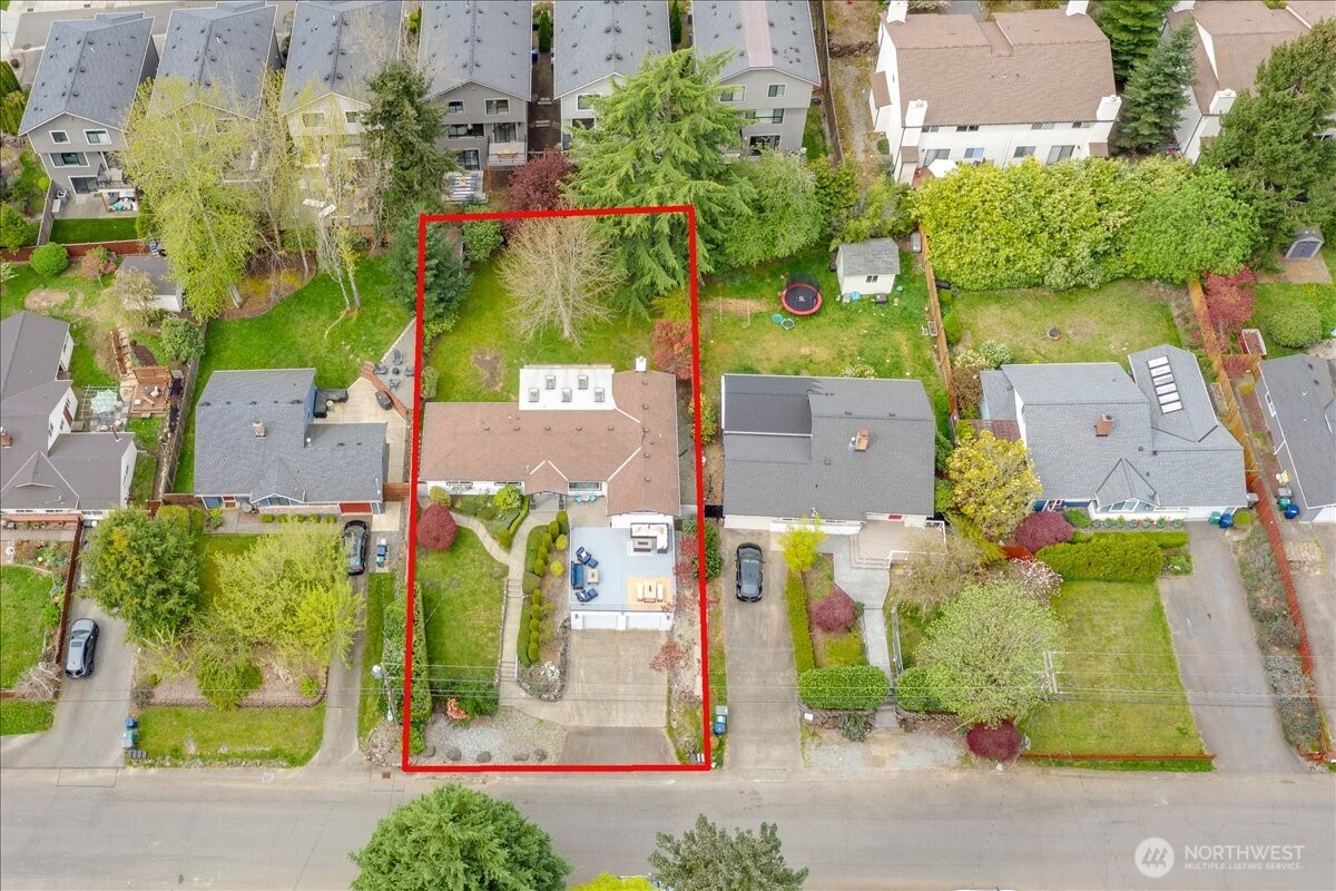 14115 75th Avenue NE, Kirkland, WA 98034