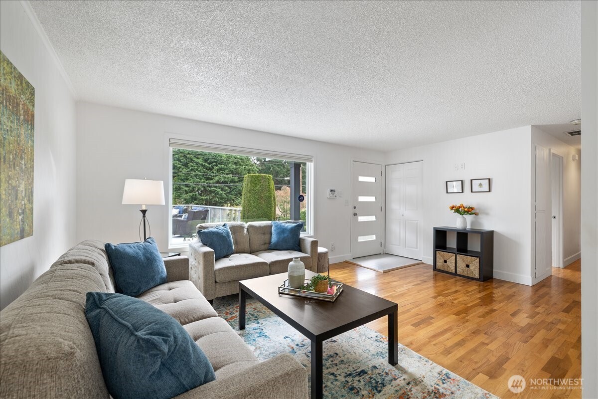 14115 75th Avenue NE, Kirkland, WA 98034