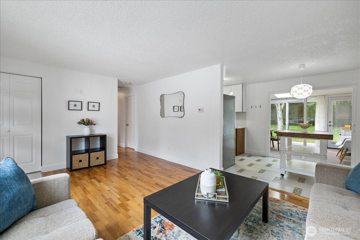 14115 75th Avenue NE, Kirkland, WA 98034