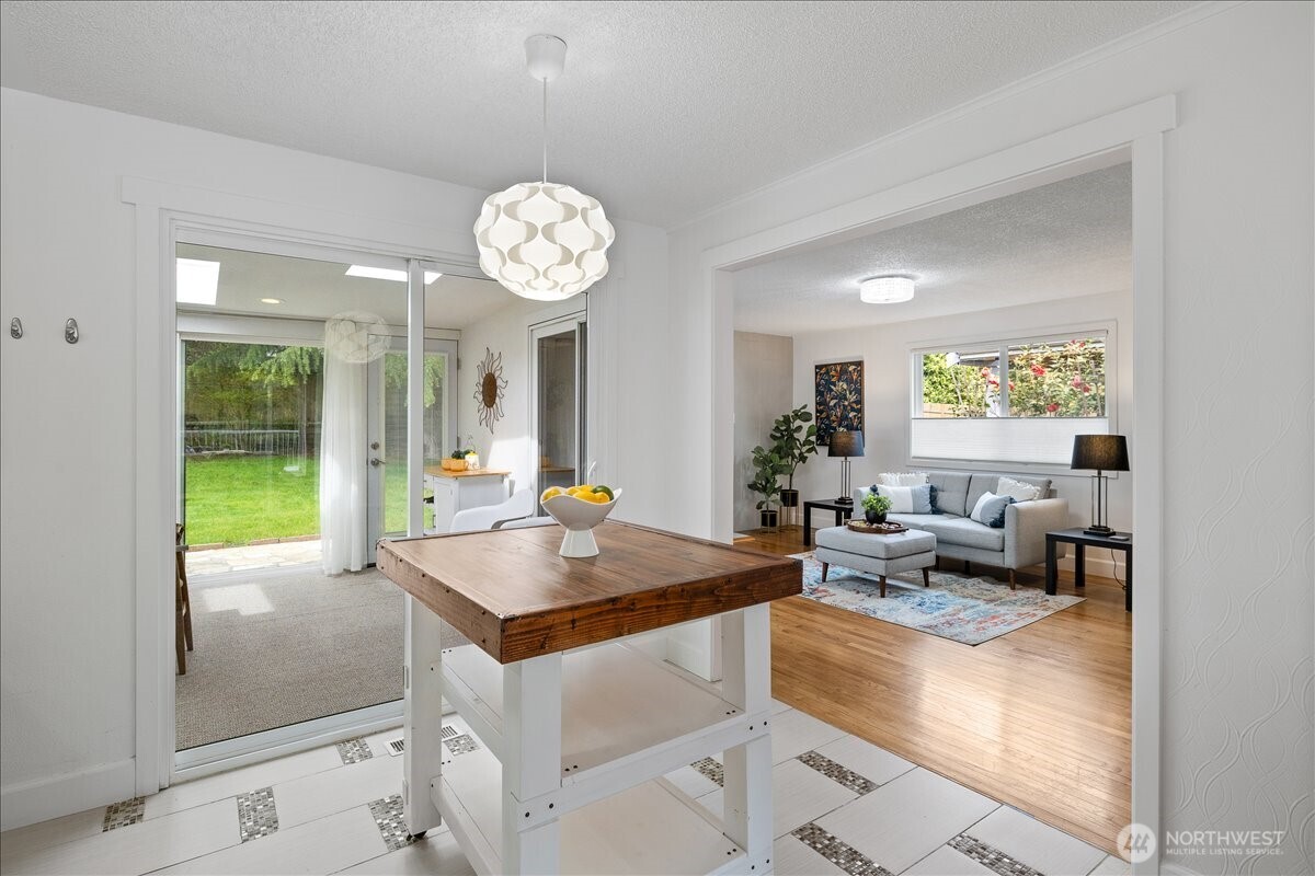 14115 75th Avenue NE, Kirkland, WA 98034