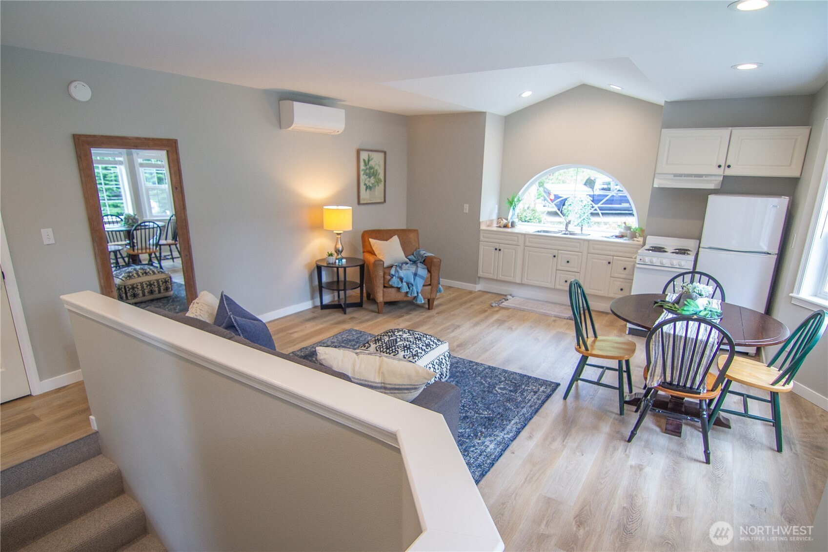 562 W Lake Samish Drive , Bellingham, WA 98229-9369