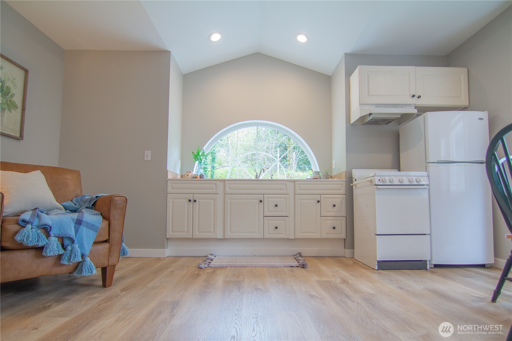 562 W Lake Samish Drive , Bellingham, WA 98229-9369