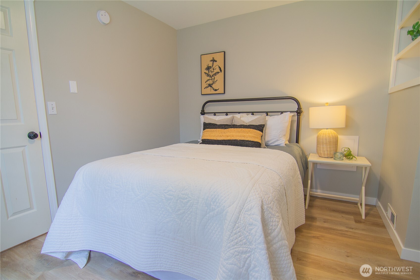 562 W Lake Samish Drive , Bellingham, WA 98229-9369
