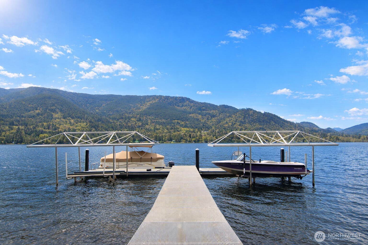 562 W Lake Samish Drive , Bellingham, WA 98229-9369