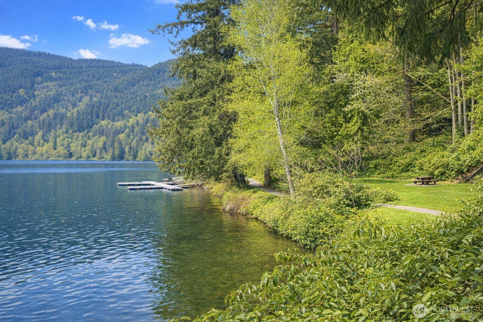 562 W Lake Samish Drive , Bellingham, WA 98229-9369
