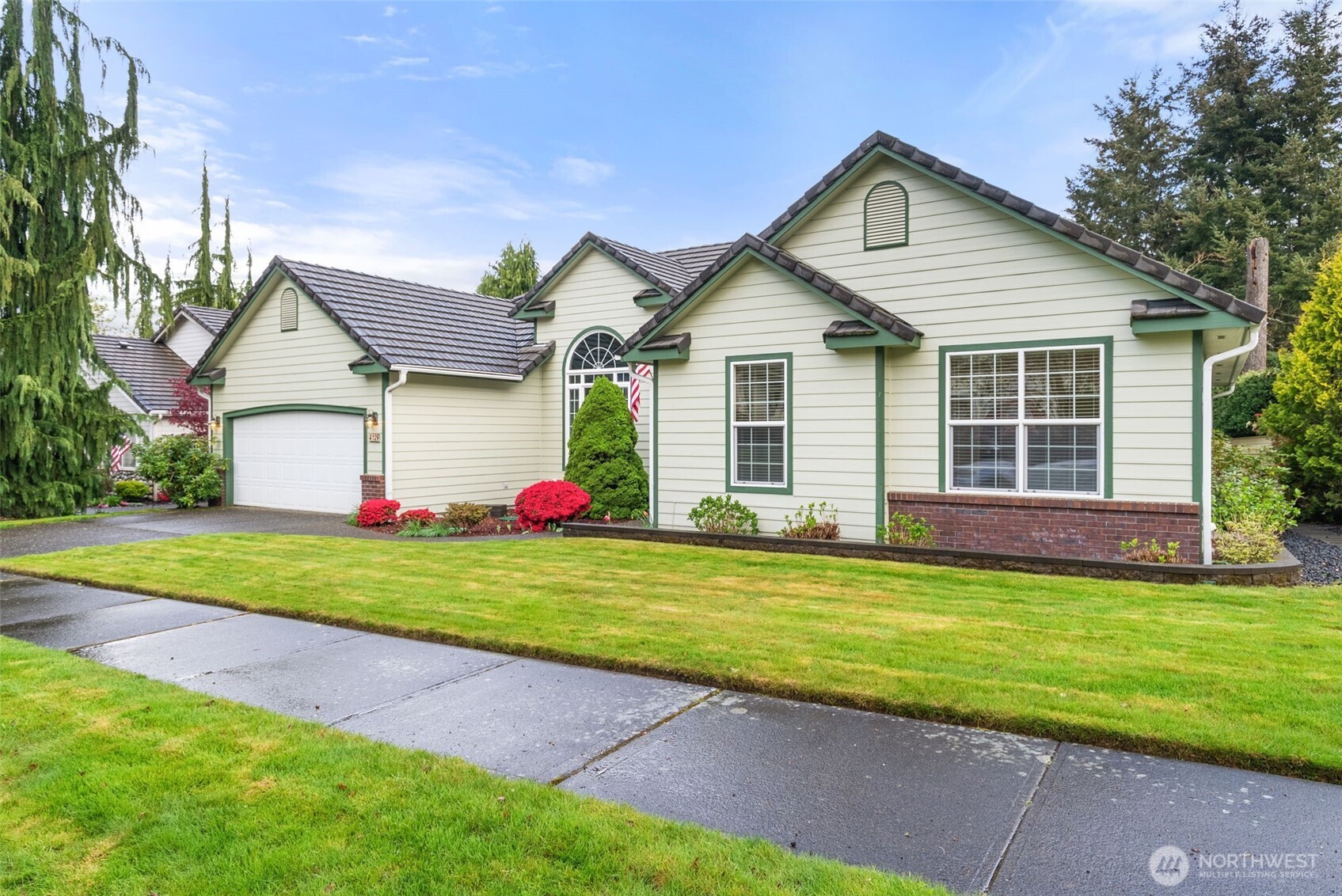 4129 Campus Green Loop NE, Lacey, WA 98516