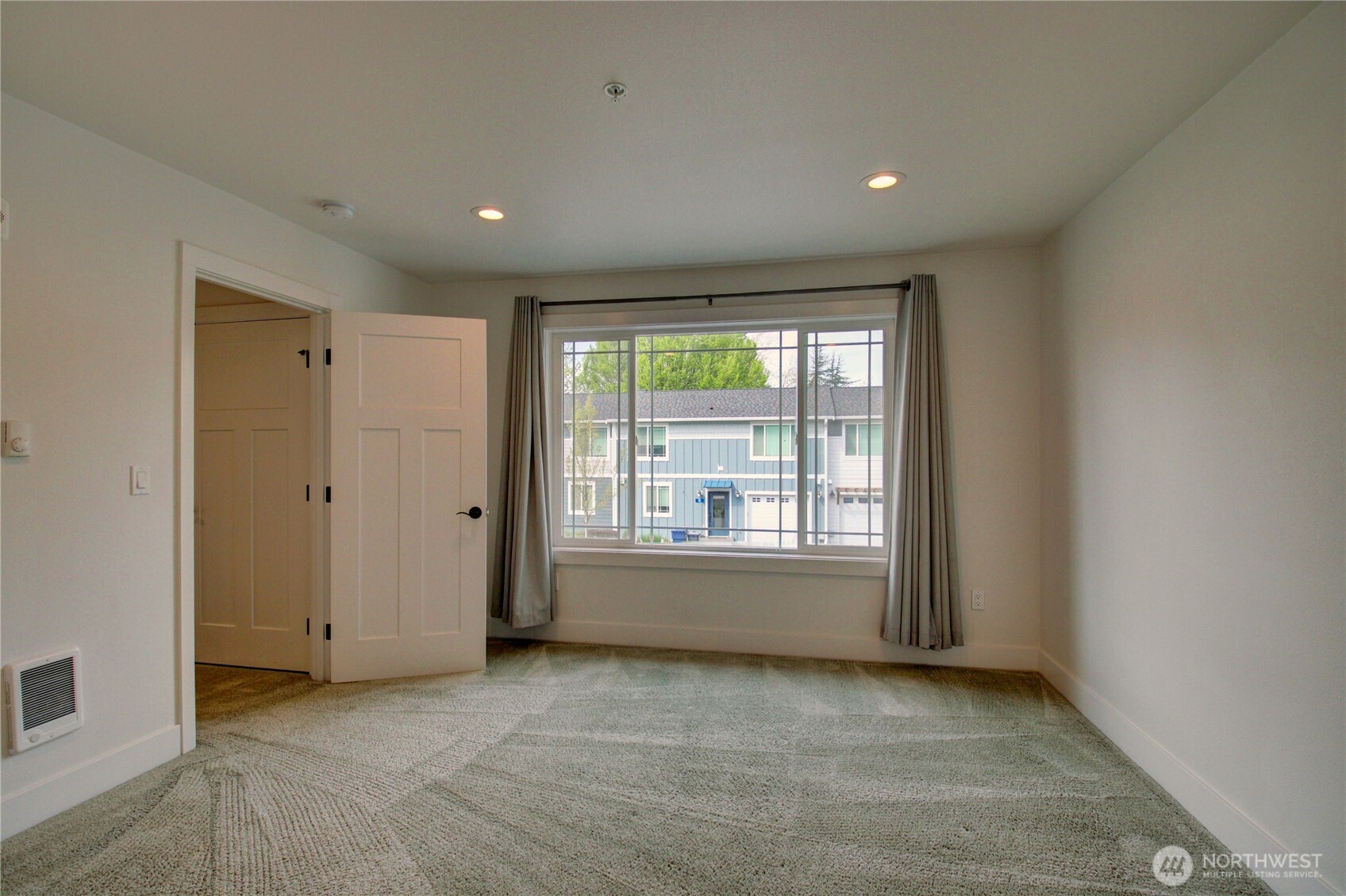 313 E Hazel Street #D, Mount Vernon, WA 98273