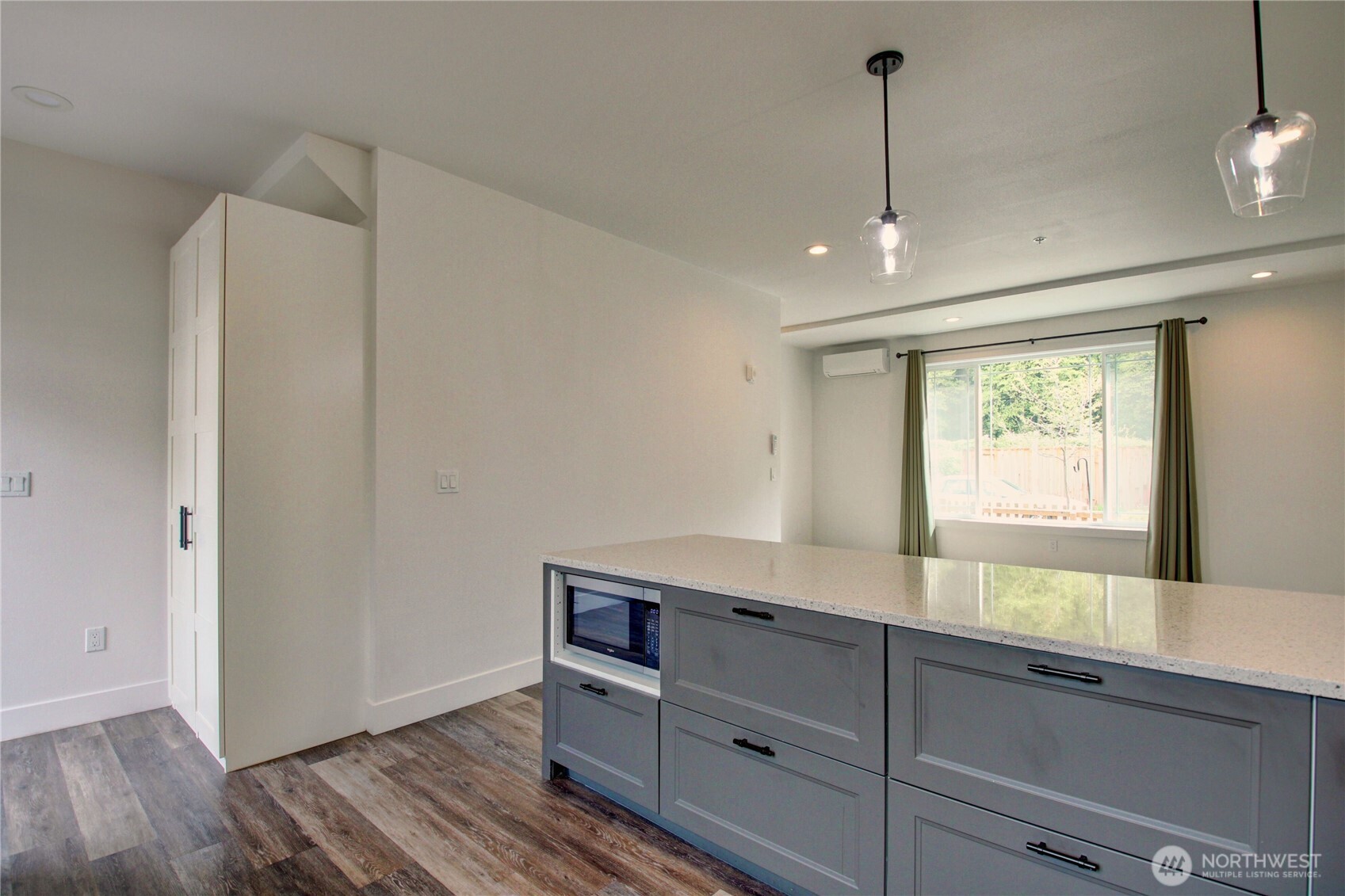 313 E Hazel Street #D, Mount Vernon, WA 98273
