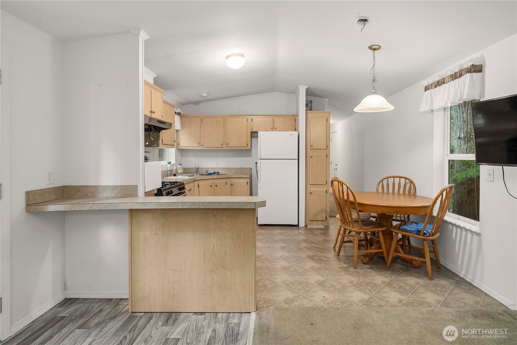 56514 383rd Avenue Ct E, Ashford, WA 98304