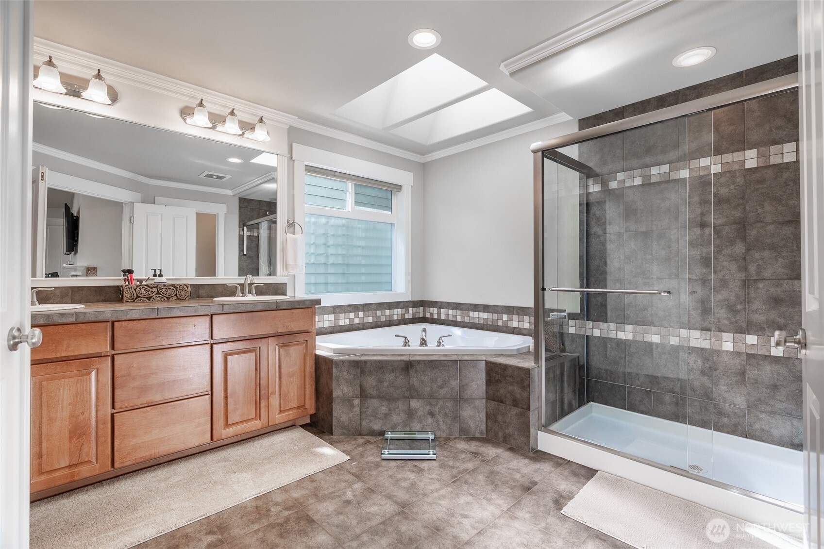 20229 134th Avenue NE, Woodinville, WA 98072