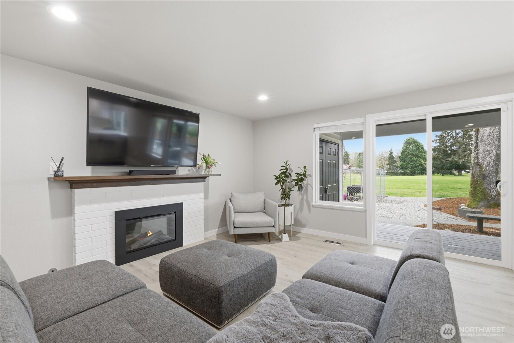 8410 Zircon Drive SW, Lakewood, WA 98498