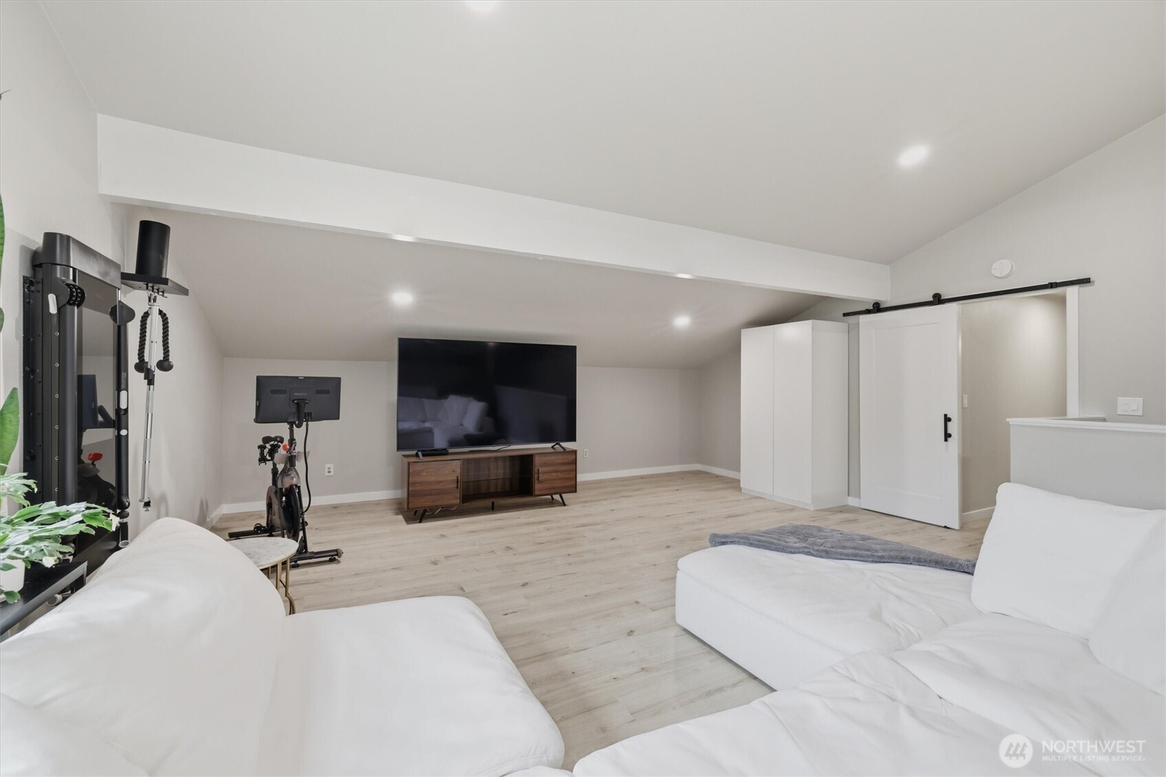 8410 Zircon Drive SW, Lakewood, WA 98498