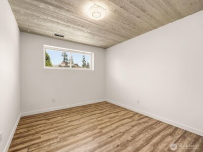12570 SE 70th Street , Newcastle, WA 98056 - Photo 32