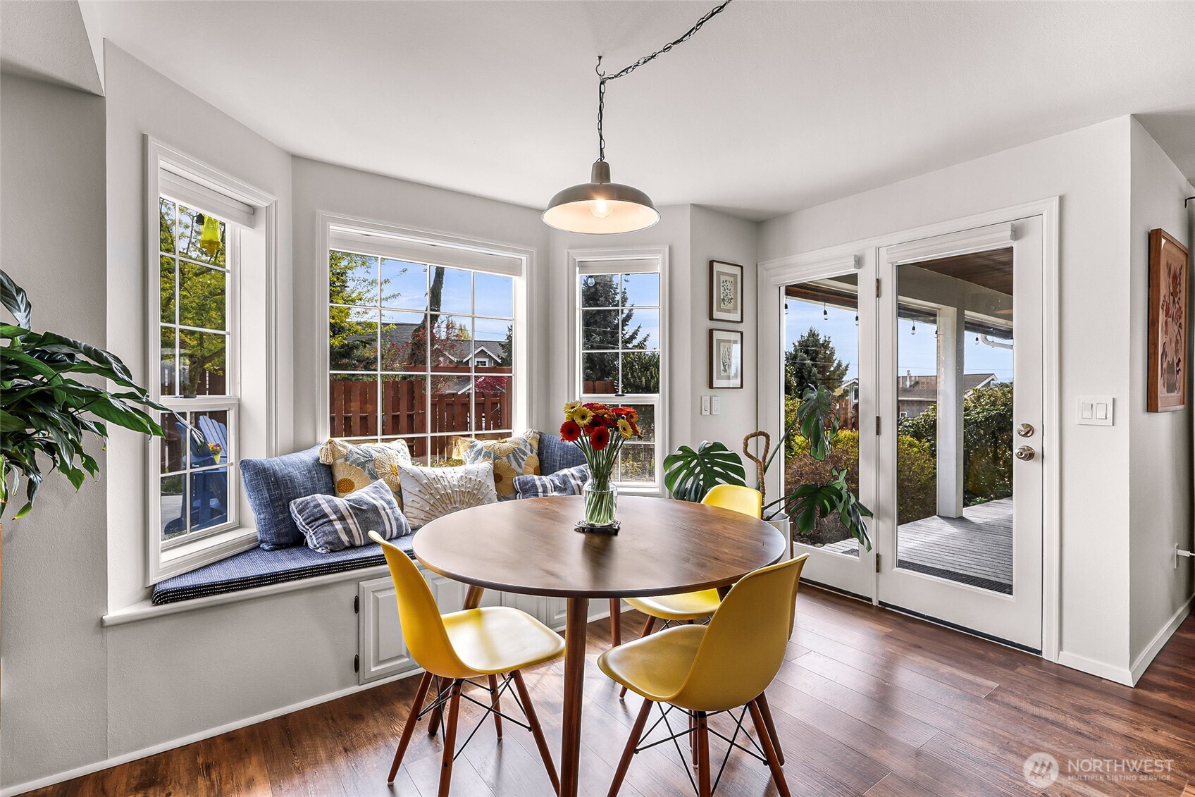 5025 Silver Beach Avenue , Bellingham, WA 98226