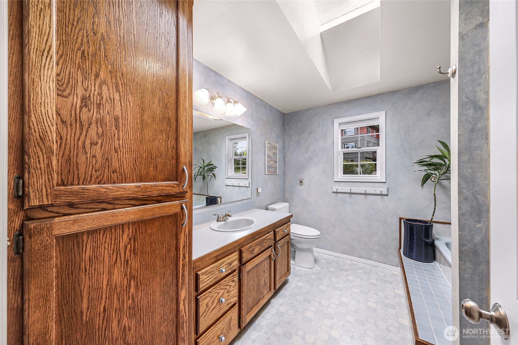 5025 Silver Beach Avenue , Bellingham, WA 98226